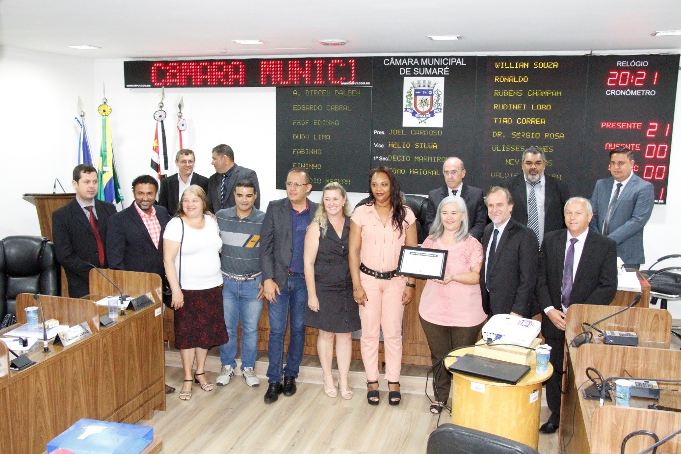 O vereador Dirceu Dalben (PR) apresentou a Moção de Congratulação nº 226/18 durante a 39ª sessão ordinária realizada essa semana parabenizando a Escola Municipal de Ensino Fundamental Profª Nilza Thomazini pelos 20 anos de sua criação